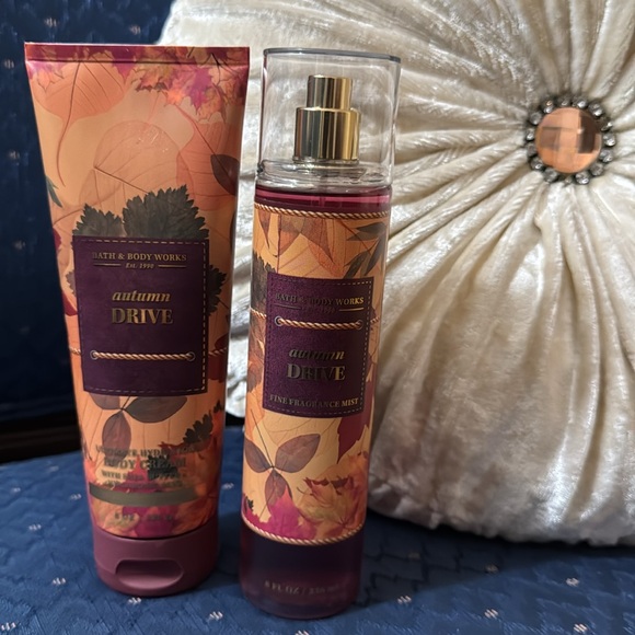 BATH & BODY WORKS SET. . . AUTUMN DRIVE SCENT - Picture 2 of 6
